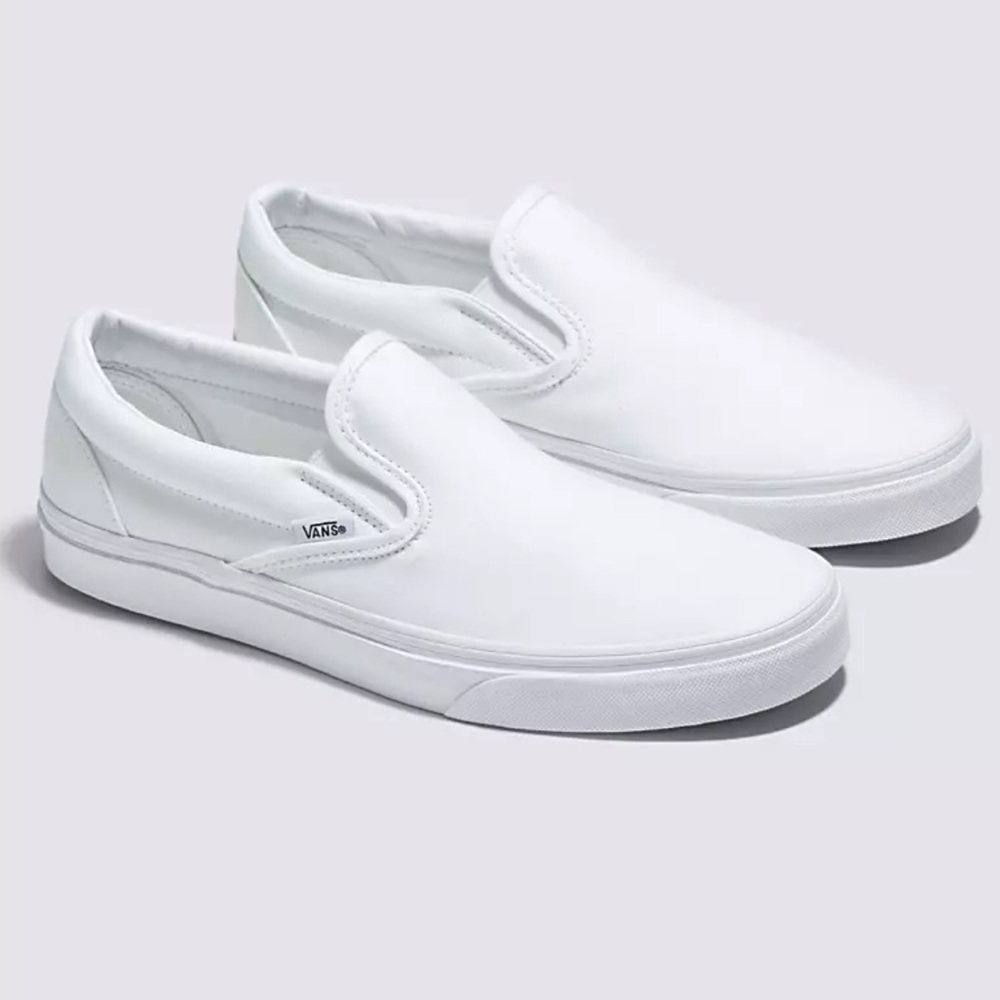 ✨NEW✨ VANS White Classic SlipOn Shoes